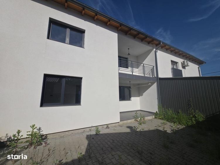 Casă cu 4 camere cu Teren 200 Mp în Livezeni