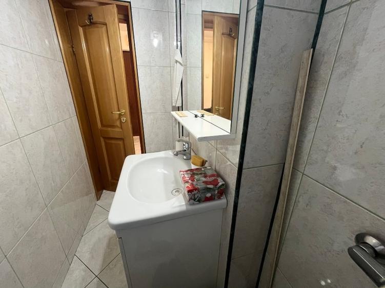 Apartament cu 4 camere decomandat, mobilat în Obor