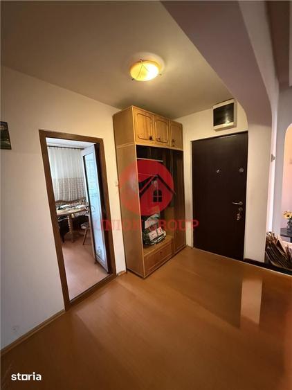 Apartament cu 4 camere decomandat în Inel II