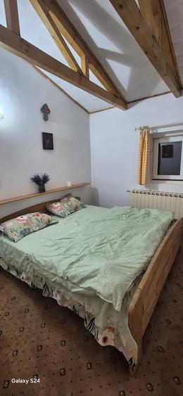Casă cu Teren 988 Mp în Cheia