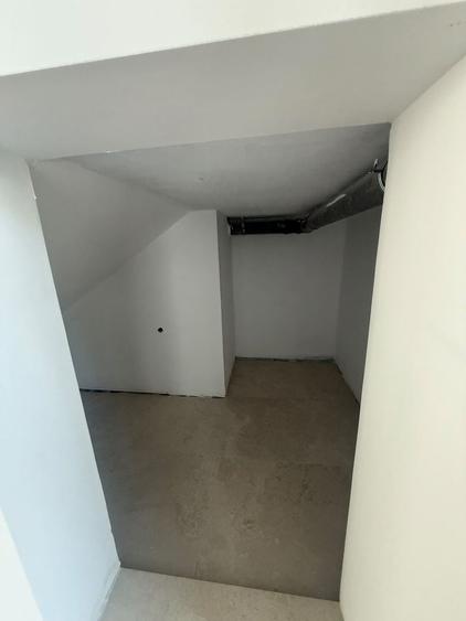 Casă cu 5 camere cu Canalizare în Pipera
