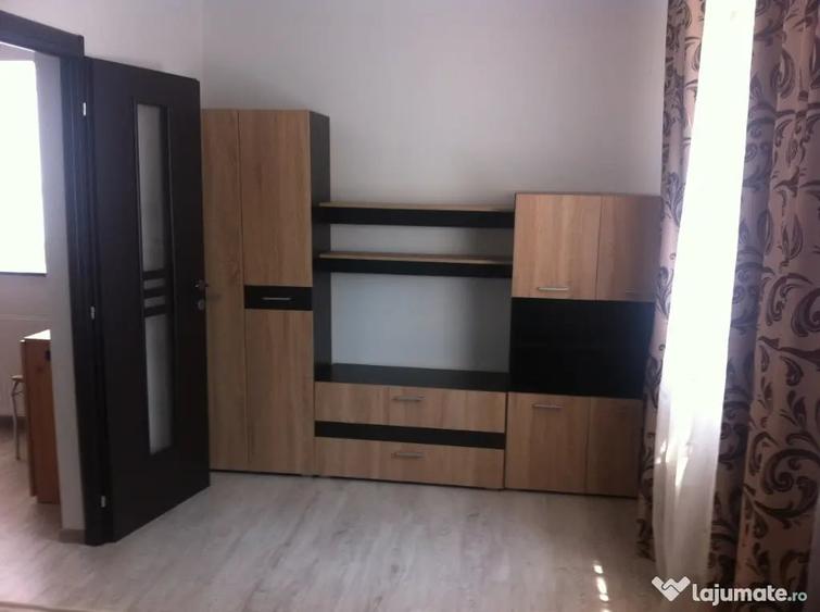 Apartament cu 3 camere semidecomandat în George Enescu