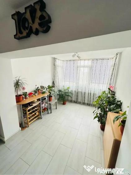 Apartament cu 4 camere decomandat, mobilat în Păcii