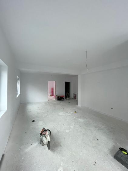 Duplex cu 4 camere cu Canalizare în Moșnița Nouă