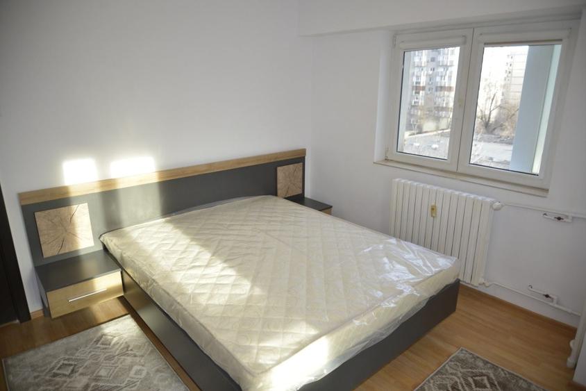 Apartament cu 3 camere decomandat în 13 Septembrie