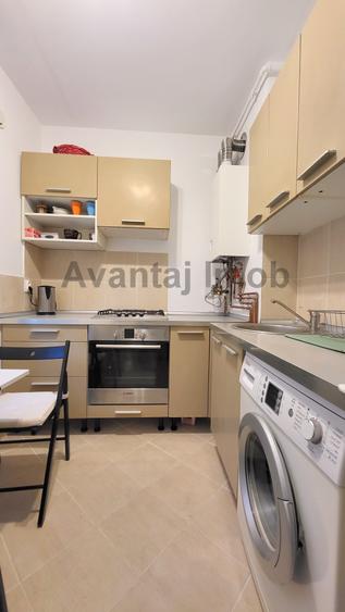 Floreasca, Bach, centrala de apartament, bloc anvelopat, decomandat - 1