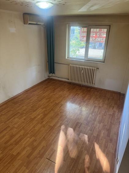 Apartament cu 2 camere semidecomandat în Berceni