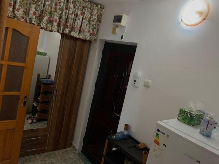 Garsonieră decomandată în Sud