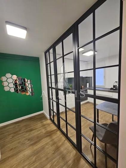 Apartament cu 2 camere semidecomandat, mobilat în Tipografilor
