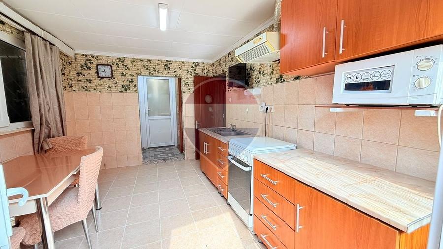 Casă individuală cu 4 camere cu Teren 428 Mp în Central