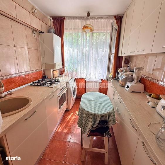 Apartament cu 4 camere în Micro 16