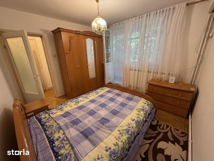 Apartament cu 3 camere semidecomandat în Micro 38