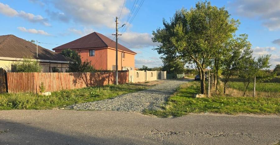 Teren de 4000 mp, în Potârnichea