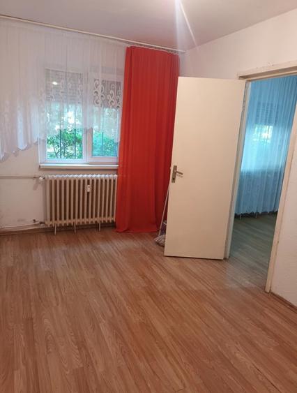 Apartament cu 2 camere semidecomandat în Km 4-5