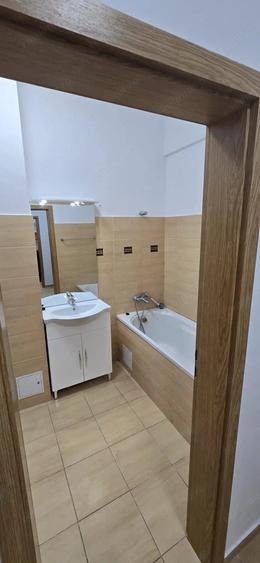 Apartament cu 2 camere decomandat în Medicină