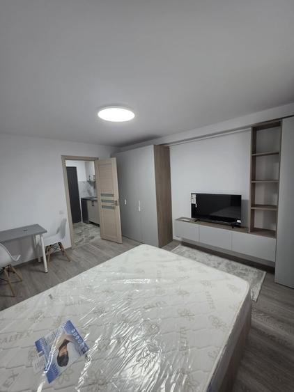 Garsonieră semidecomandată în Titan