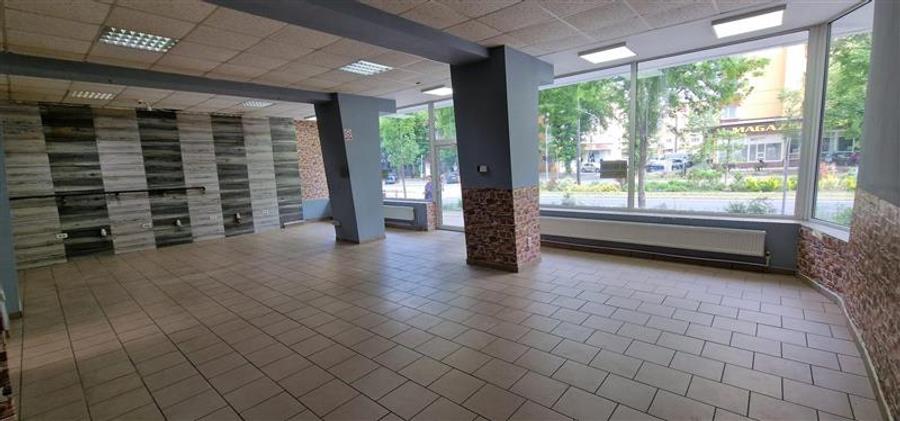 Spațiu comercial, de 141 mp, în Micro III