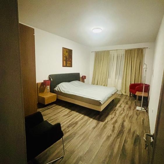 Duplex cu 5 camere cu Canalizare în Sud