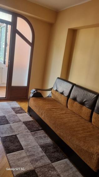 Apartament cu 2 camere decomandat în Sârbi