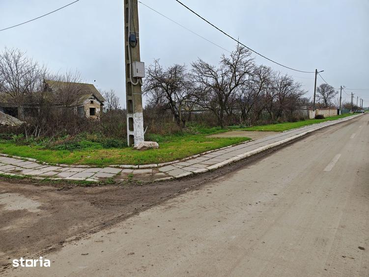 Teren de 4107 mp, în Jurilovca
