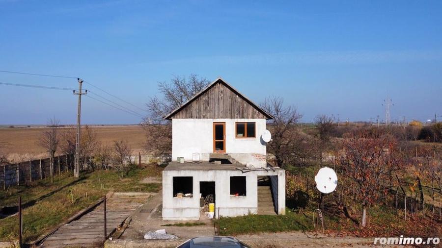 Spațiu comercial, de 2,100 mp, în Orțișoara
