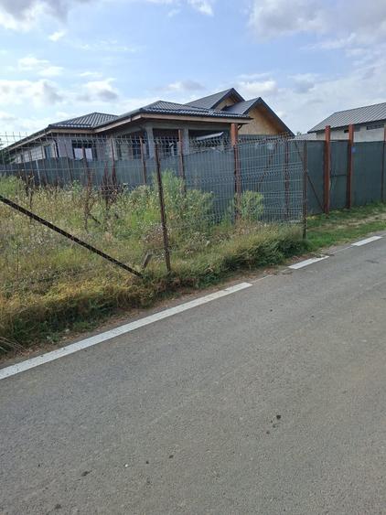 Teren de 370 mp, în Petrăchioaia