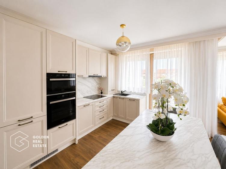 Apartament cu 3 camere decomandat în Subcetate