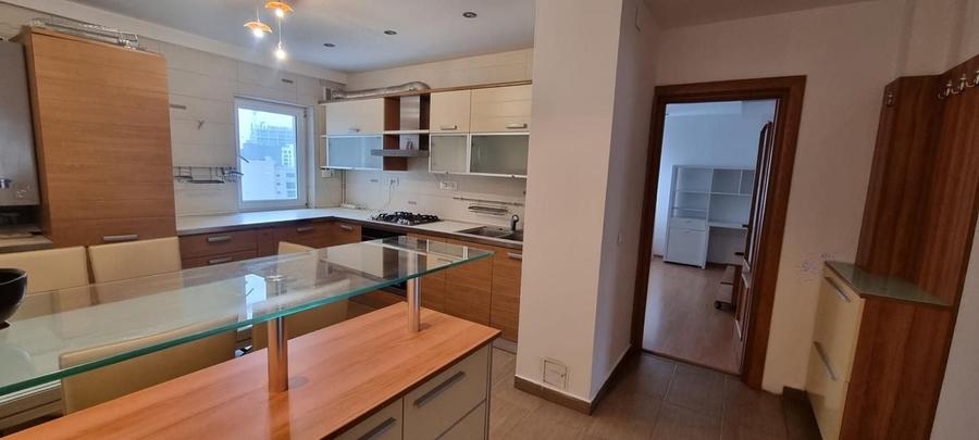 Apartament cu 4 camere decomandat, mobilat în Timpuri Noi