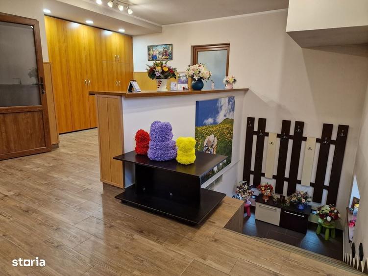 Casă cu 4 camere în Central