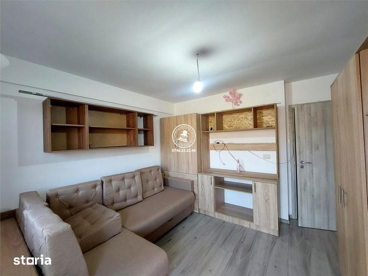 Garsonieră decomandată în Bucium