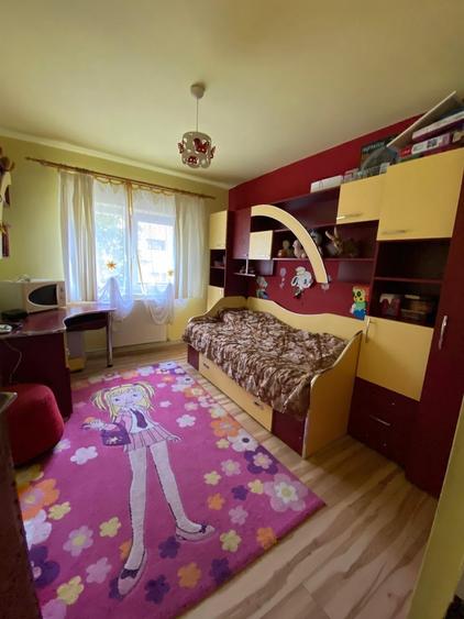 Apartament cu 3 camere decomandat în Vest