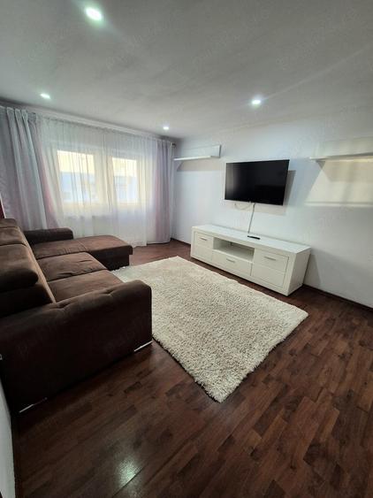 Apartament cu 2 camere decomandat în Micro 17