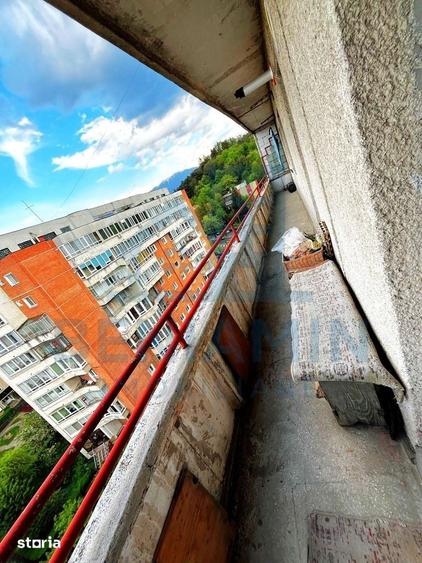 Apartament cu 3 camere decomandat în Astra