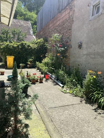 Casă cu 2 camere cu Teren 30 Mp în Sadu