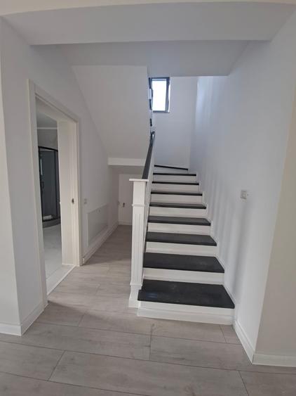 Duplex cu 4 camere cu Teren 300 Mp în Miroslava
