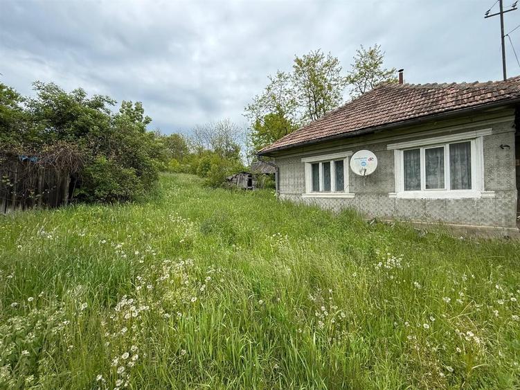 Casă individuală cu 2 camere cu Teren 6600 Mp în Așchileu Mare