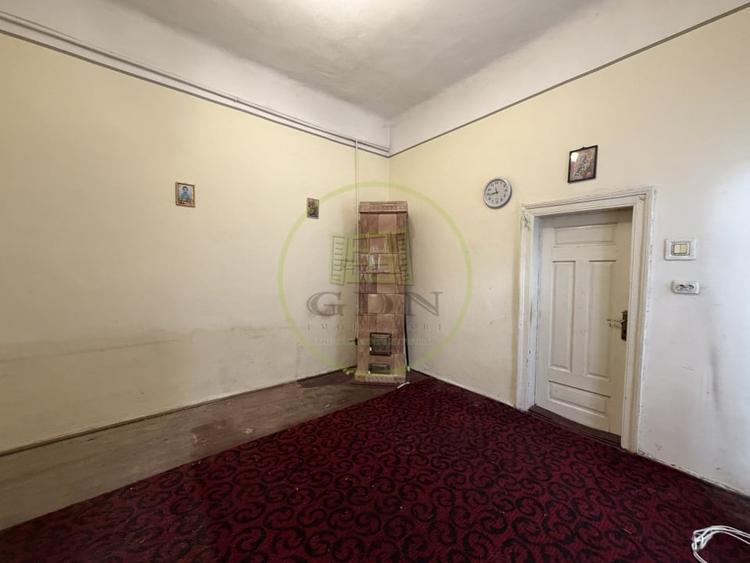 Casă cu 3 camere cu Canalizare în Central