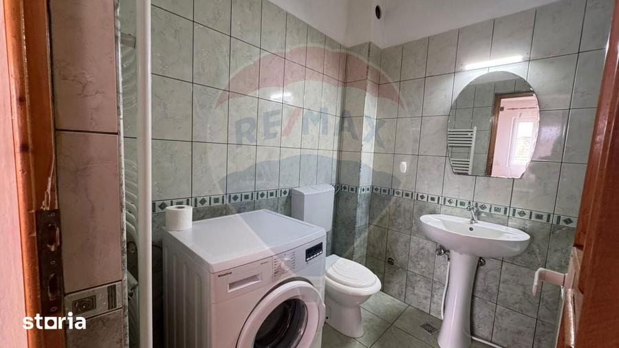 Apartament cu 3 camere semidecomandat, mobilat în Dâmbul Rotund