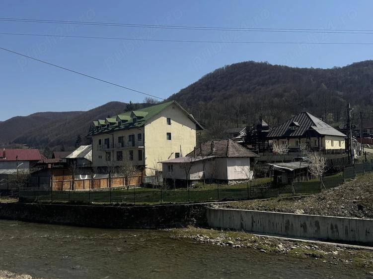 Casă cu Teren 860 Mp în Central
