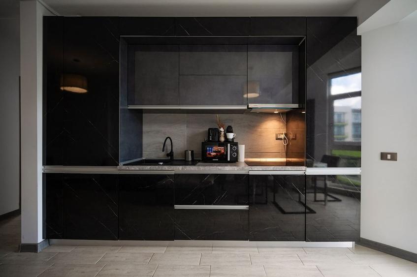 Apartament cu 3 camere decomandat în Mamaia-Sat