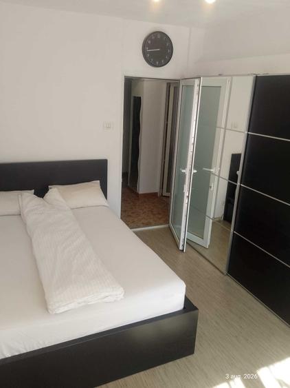 Apartament cu 3 camere decomandat în Crângași