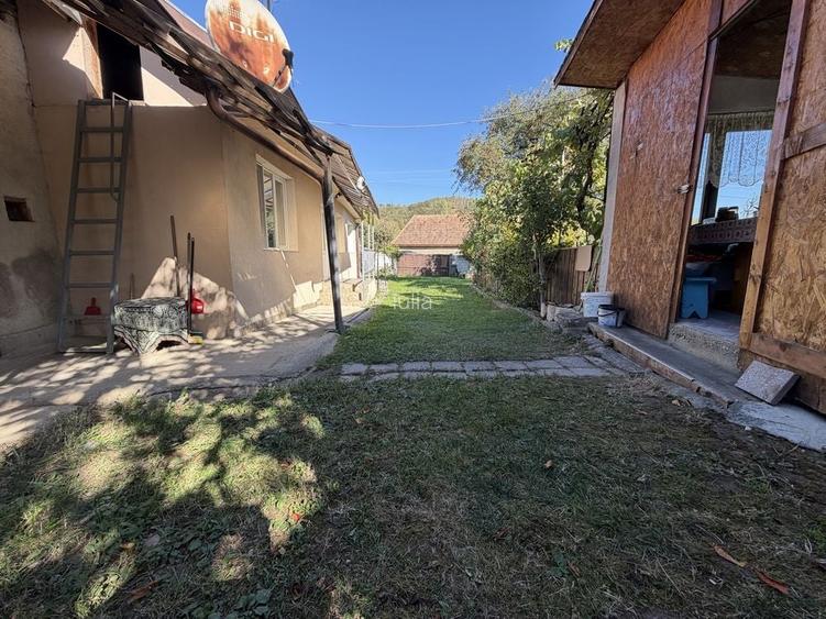 Casa la tara renovata, cu livada si gradina mare Podeni judet CLUJ