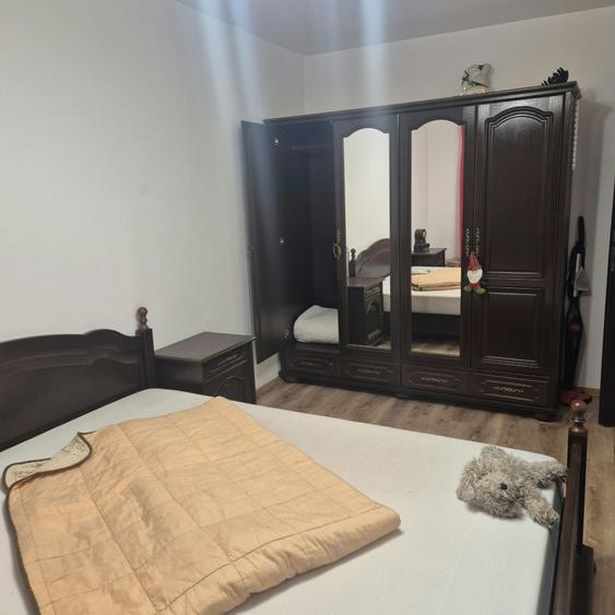 Apartament cu 3 camere în Astra