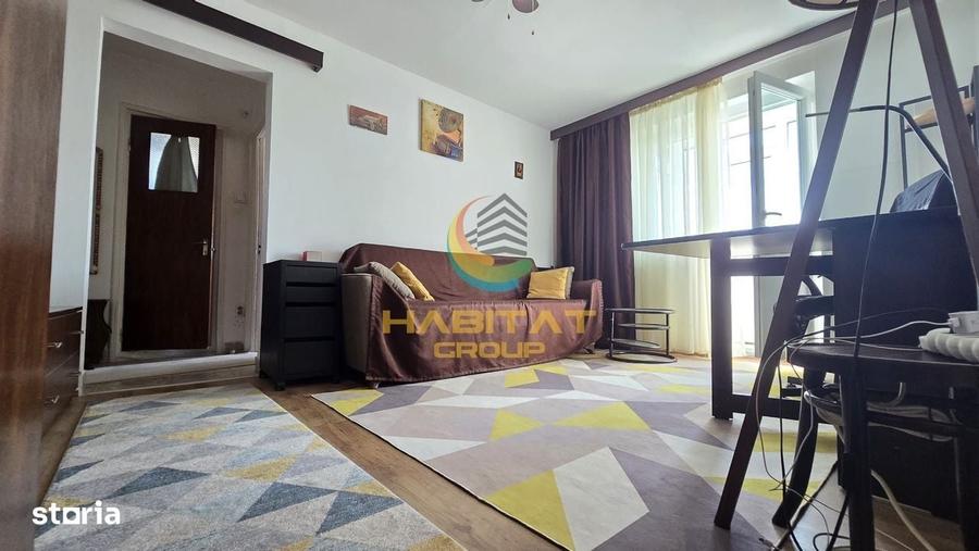 Apartament cu 3 camere semidecomandat în Tineretului