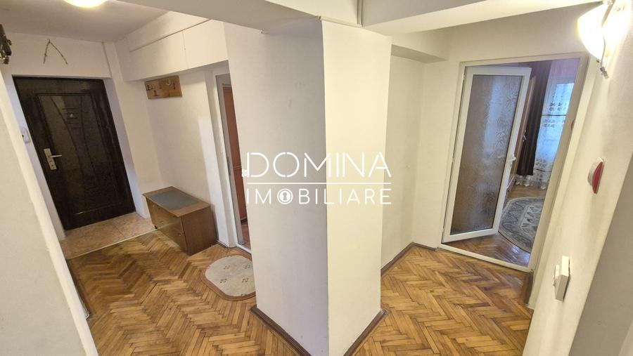 Apartament cu 4 camere decomandat, mobilat în Central