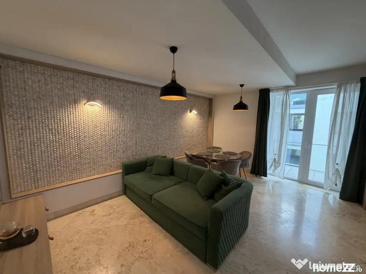 Apartament cu 3 camere decomandat în Parcul Carol