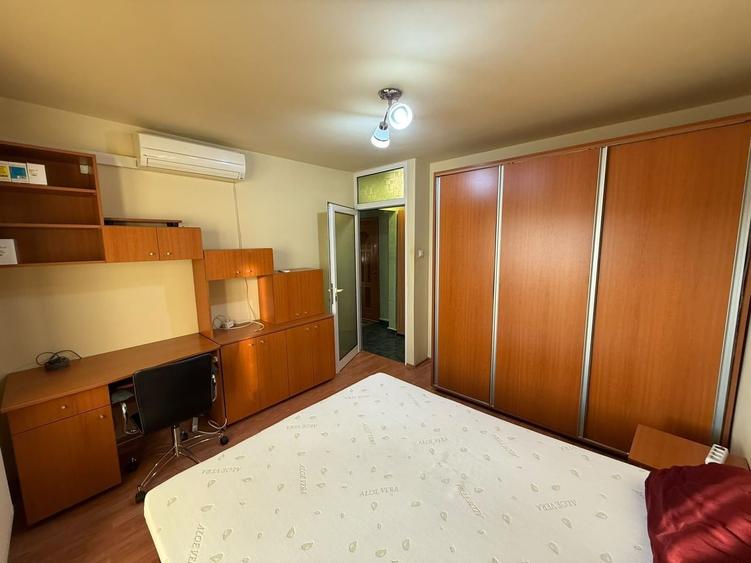 Apartament cu 2 camere decomandat, mobilat în Triaj
