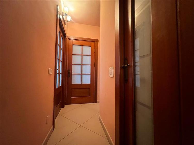 Apartament cu 3 camere decomandat, mobilat în Păcurari