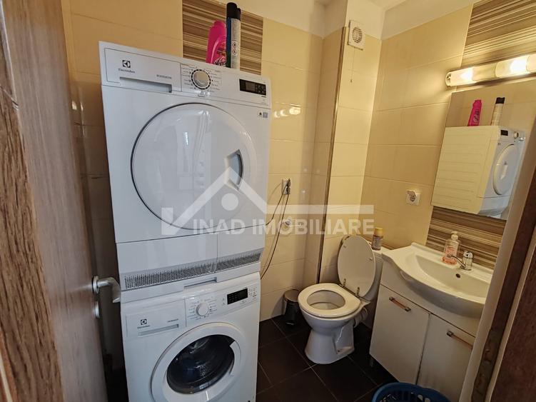 Apartament cu 3 camere semidecomandat, mobilat în Zorilor