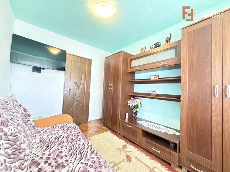 Apartament cu 4 camere semidecomandat în Cetății